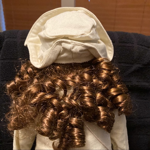 Vintage Brass Key Collectible Porcelain Doll (Reg.No PA2346) with Stand - Picture 9 of 16